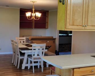 Caverns Crossing --- Close To Chipola , Mere Ball Field & The Caverns State Park - Marianna - Keuken