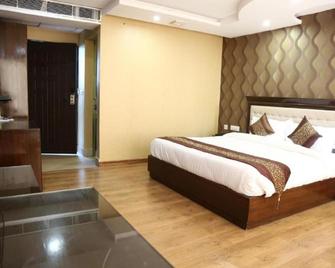 OYO 3760 Hotel Elysee - Dehradun - Habitación