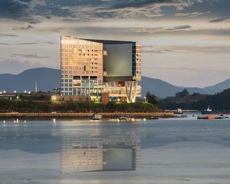 Hidden Bay Hotel - Yeosu