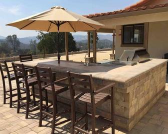 Pinnacles Ranch - Closest to the Park (2 miles to East Entrance) - Paicines - Patio