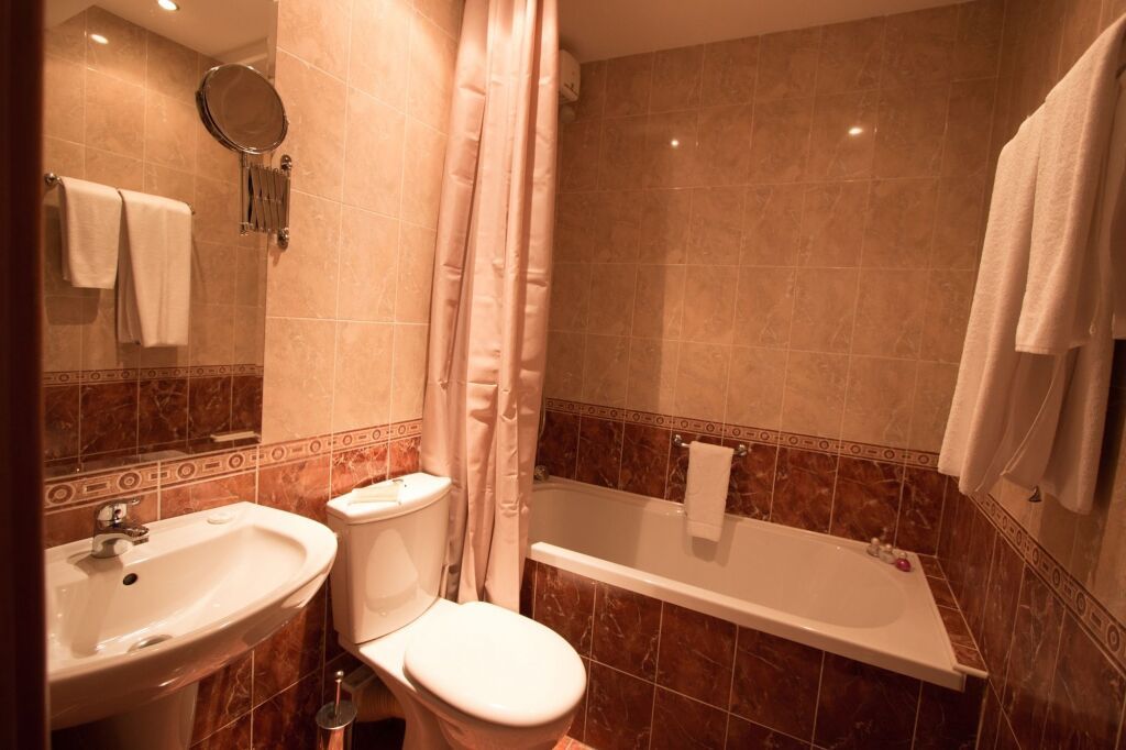 ديفيستا - فارنا - حمام