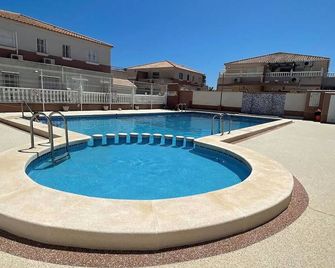 3-Bedroom Holiday Home Wifi Communal Pool Walking Distance To Beach &Restaurants - Orihuela - Piscine