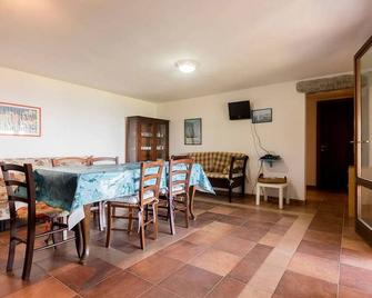 Ground floor apartment, 2 bedrooms, 1 bathroom, exclusive garden, sea view. - Sant'Antioco - Їдальня