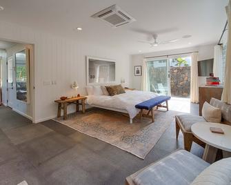 Hanalei Beachfront 3 Bedroom Home by RedAwning - Hanalei - Habitación