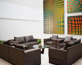 Hotel Sewa Grand Faridabad - Faridabad - Area lounge