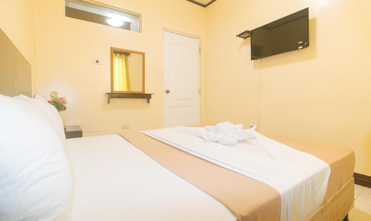 J and T Jamich Suites by RedDoorz