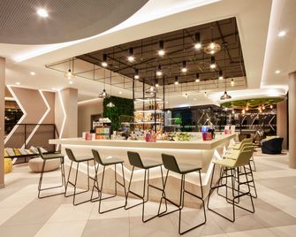 ibis Styles Klagenfurt am Woerthersee - Klagenfurt - Bar