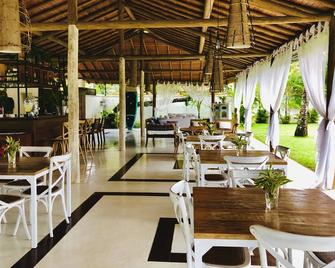 藍色棕櫚樹別墅飯店 - 套房客房 - 阿拉亞爾達茹達 - 餐廳