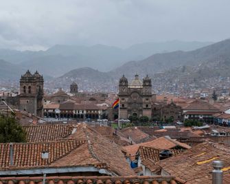 Hostal Corihuasi - Cusco - Vista del exterior