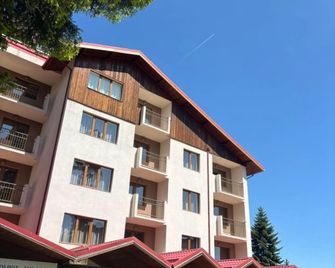 The Lodge Hotel - Borovets - Building