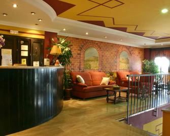 Hotel Las Rosas - Priego de Córdoba - Front desk