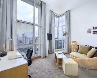 فندق كابيتول كوالا لمبور - كوالا لمبور - غرفة معيشة