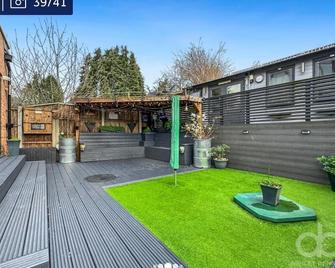 Apple Tree House - Thurrock - Außenansicht