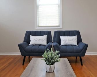 Lovely Apt Close to American Dream and NYC! - Belleville - Living room