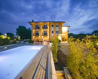 Hotel Nuova Barcaccia - Peschiera del Garda