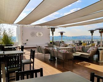 Hotel Stadium - לאון - מסעדה