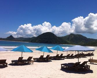 Tiki Boutique Hotel Spa Lombok - Kuta - Strand