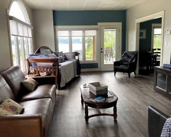 It's About Time Unit #1 & Unit 2 (whole house) - Miramichi - Living room