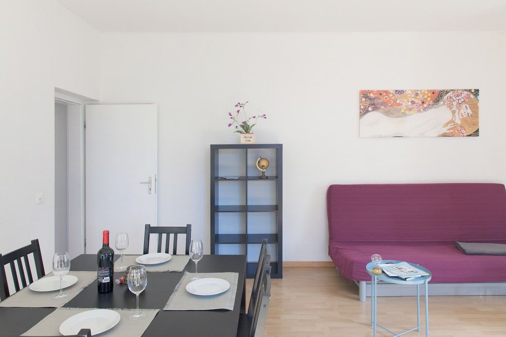 Hitrental Seefeld - Kreuzstrasse Apartments - Zürich - Matsal