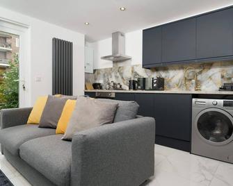 Boutique Flat near O2 & Excel - London - Kitchen