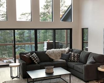Quiet Waterfront Lake House with Private Dock - Nebo - Living room