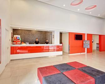 合艾紅色星球酒店 - 合艾 - 櫃檯