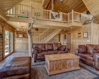 Beautiful Cabin With Incredible Views Of The Lake And Mountains - 2nd To None! - Panguitch - Wohnzimmer