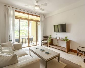 Elegant 1BR Casa de Campo Retreat w/Garden Views - La Romana - Living room