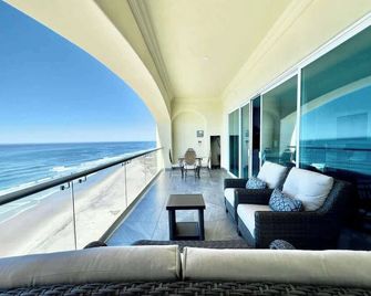 Mar y Sol 15th Floor 3BR 2 BA Condo with pool - Rosarito - Balcony