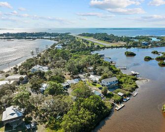 Blue Chair - Waterfront Dock w Free Golf Cart! - Cedar Key - Vista del exterior