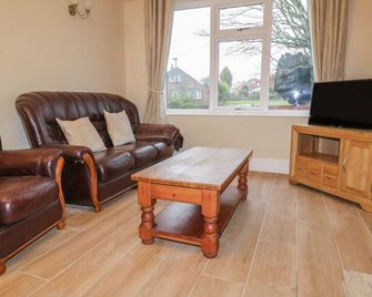 Cheriton, Pet Friendly, With Open Fire In Tuxford - Newark-on-Trent - Living room