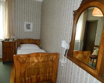 Hotel-Garni Goldenes Kreuz - Grein - Bedroom