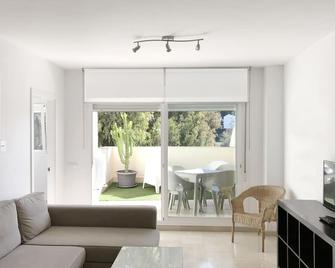 Apartamentos Doña Carmen - Málaga - Sala de estar