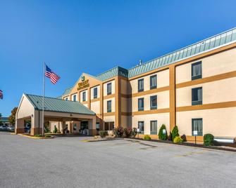 Quality Inn & Suites Jefferson City - Jefferson City - Building