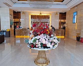 Ao Cheng International Hotel - Weifang - Front desk