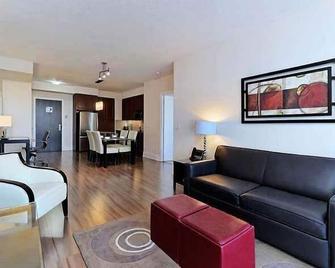 2 Bedroom/2 Bathroom Suite - Toronto - Living room