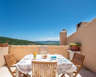 Village de Silhouette by Interhome - Grimaud - Balkon