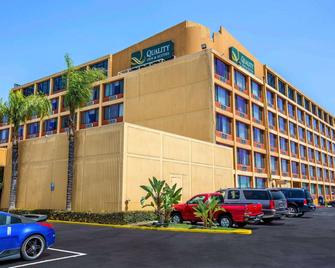 Quality Inn and Suites Montebello - Los Angeles - Montebello - Building