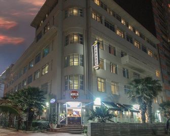 Parade Hotel - דורבן - בניין