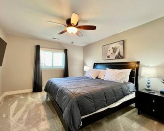 Quaint 4 Bedroom Ranch Home in Mason Ohio - Mason - Bedroom