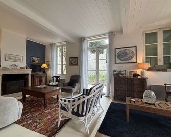 Maison 6 Pièces Ile De Re - Saint Martin De Re - Idr400-017 - Saint-Martin-de-Ré - Living room