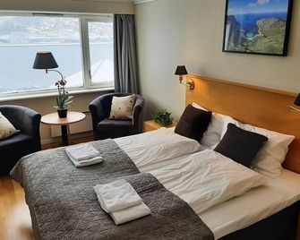 Bremanger Fjord Hotell - Svelgen - Bedroom