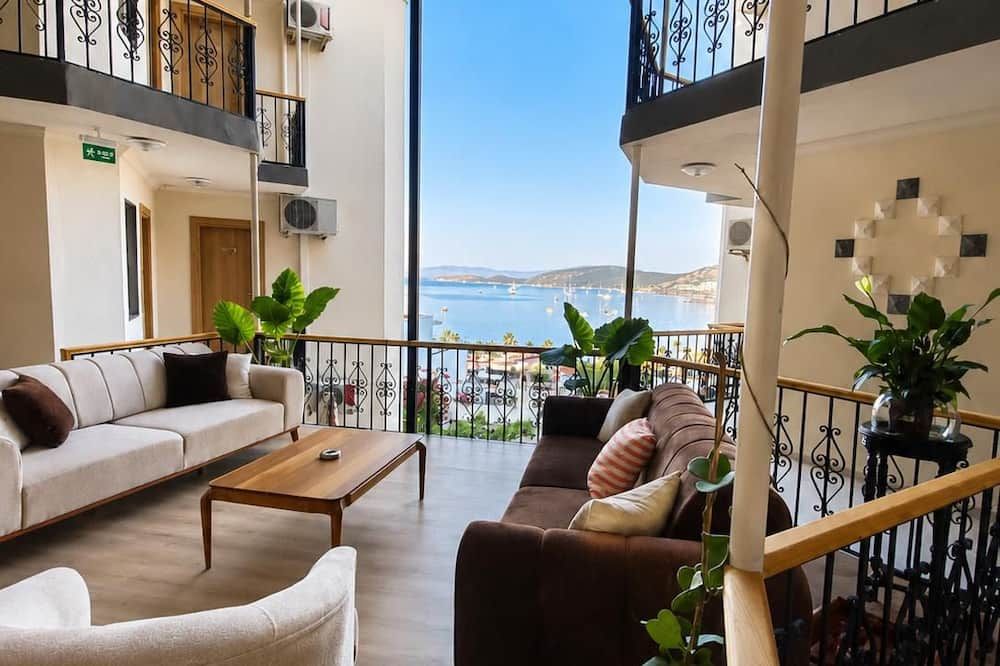 Deniz 61 Otel - גומושלוק - מרפסת