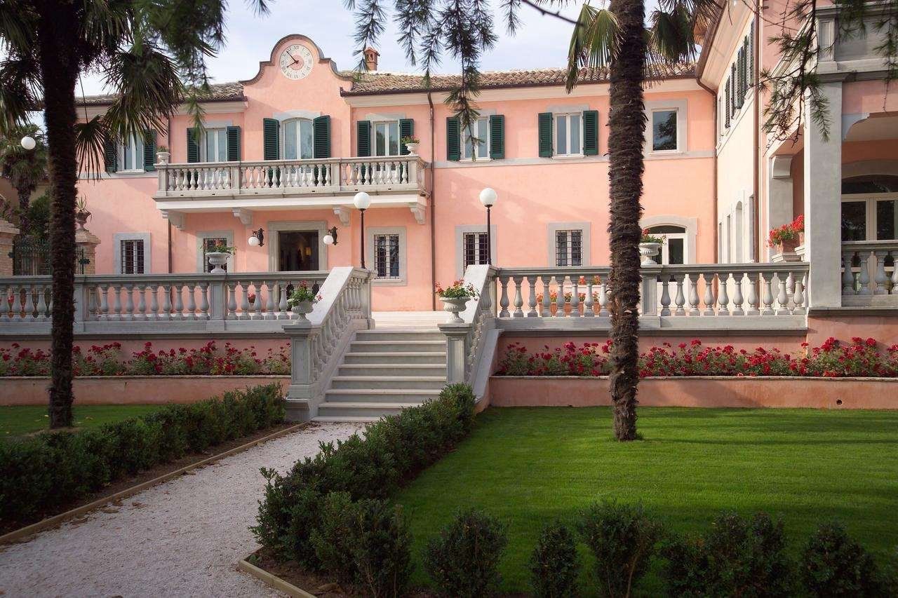 Villa Santa Barbara - Montefalco - Rakennus