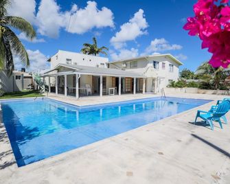 El Retreat Guest House - Christchurch - Zwembad