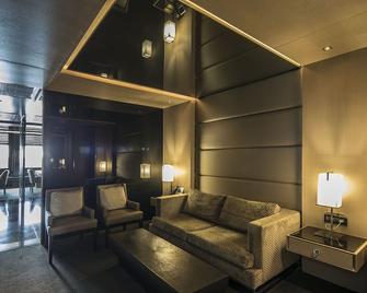 Key Hotel - Izmir - Living room