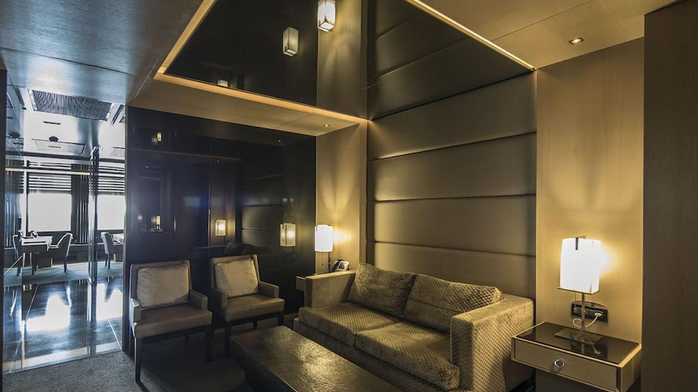 Key Hotel