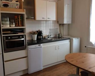 Apartment-cottage of the church - Châteauneuf-sur-Loire - Cuisine
