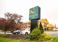 Quality Inn Cromwell - Middletown - Cromwell - Building