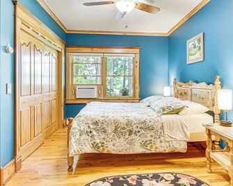 On-site Trails: Rock River Retreat in Jefferson! - Jefferson